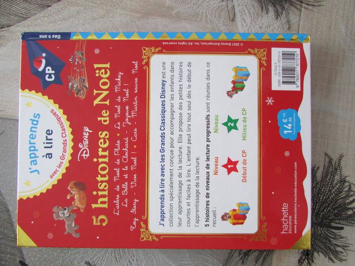 Livre J'apprends à lire avec les grands classiques Disney niveau CP: 5 histoires de Noël - photo numéro 3