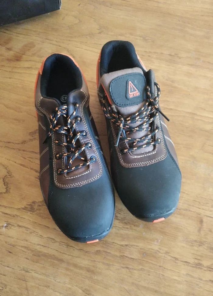Chaussures de sécurité basse Hot Stuff t 43 - photo numéro 2