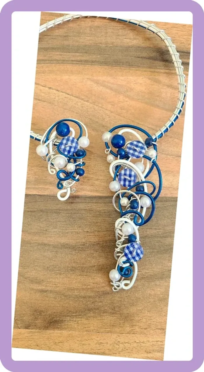 Collier original en fil de fer et boutons - photo numéro 2