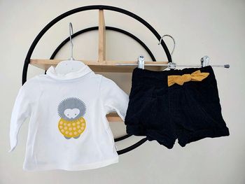 3 mois ensemble obaibi Okaïdi teeshirt et short hivers