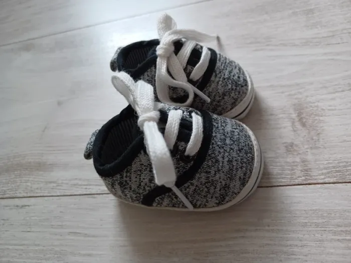 Chaussure bébé - photo numéro 2