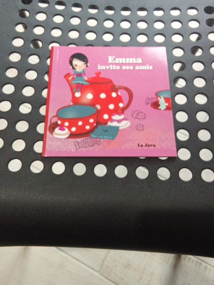 Livre, Emma invite ses amis