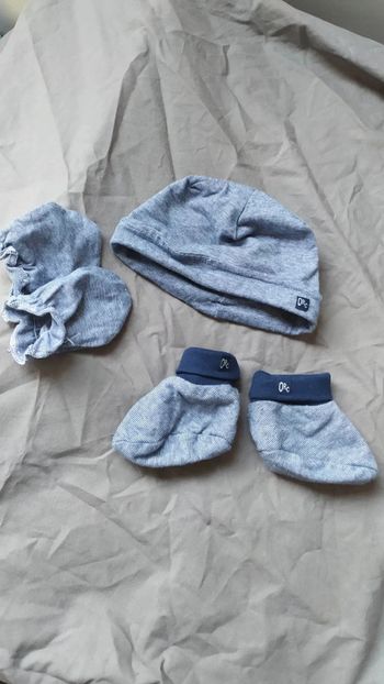 Ensemble bébé bonnet / gants / chaussons 3-6 mois