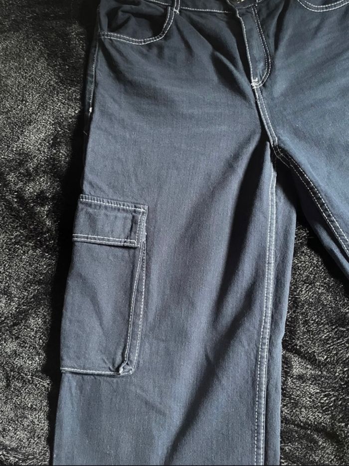 cargo BERSHKA - photo numéro 3