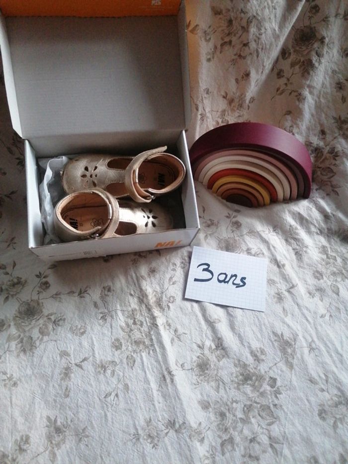 Sandales doré 23
