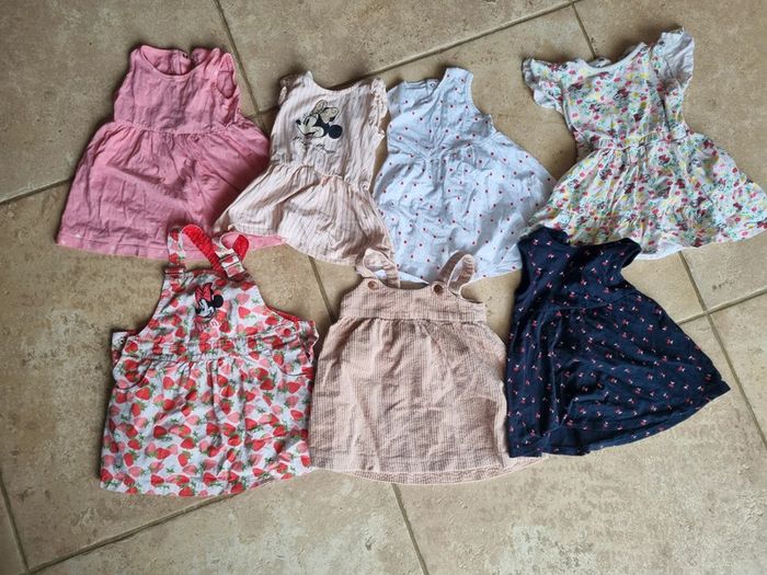 Lot de 7 robes 12 mois fille
