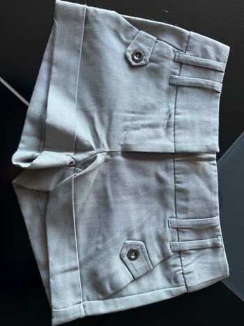 Short chic gris clair matière pailletée 34
