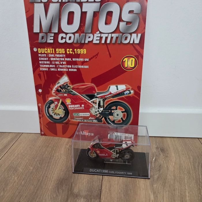 Moto 1:24 avec socle, vitrine et fascicule - photo numéro 3