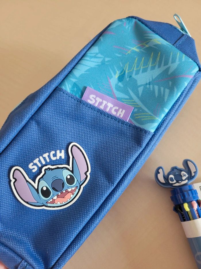 Trousse et stylo Stitch Neuf - photo numéro 3