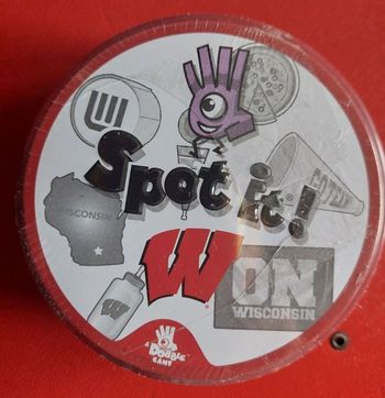 Spot it W dobble game