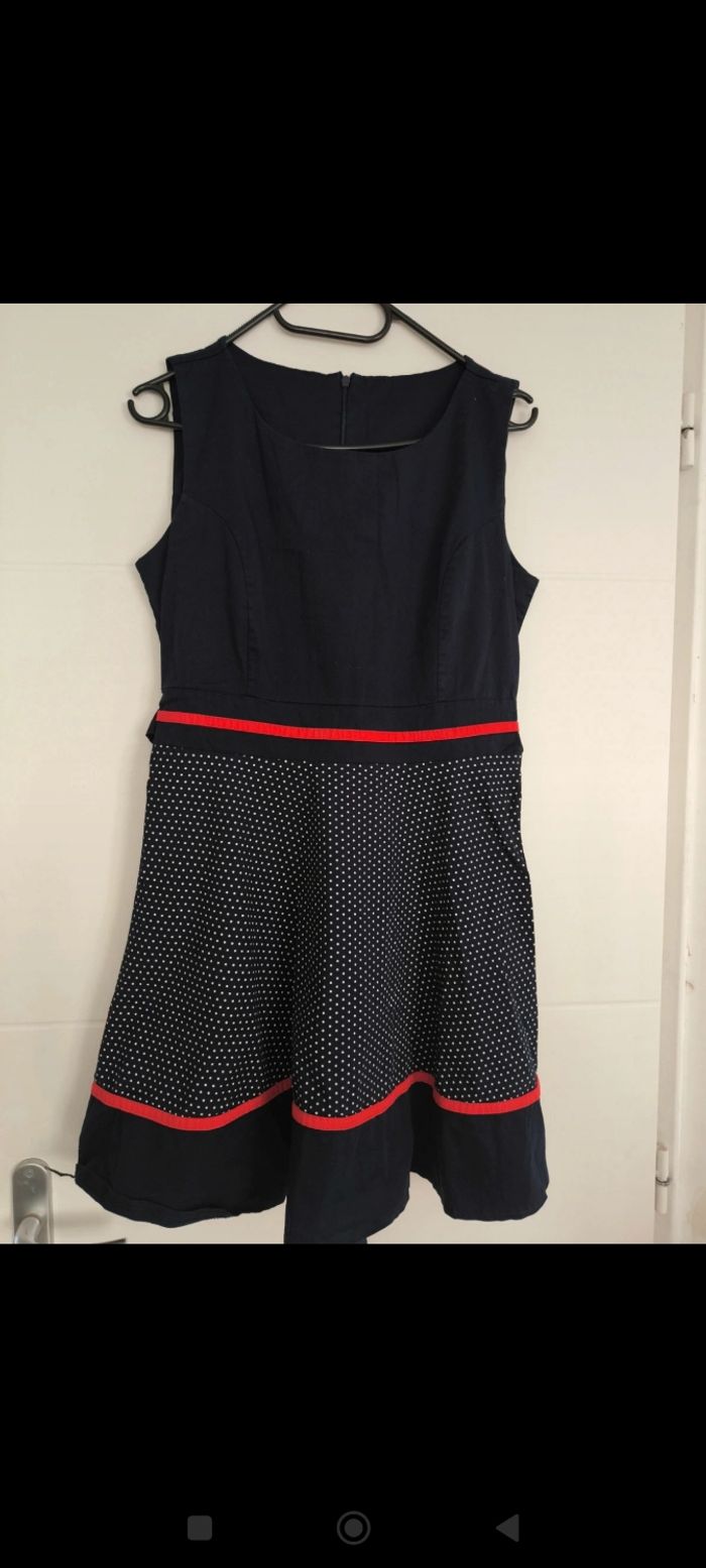 Robe rétro bleu à pois blanc