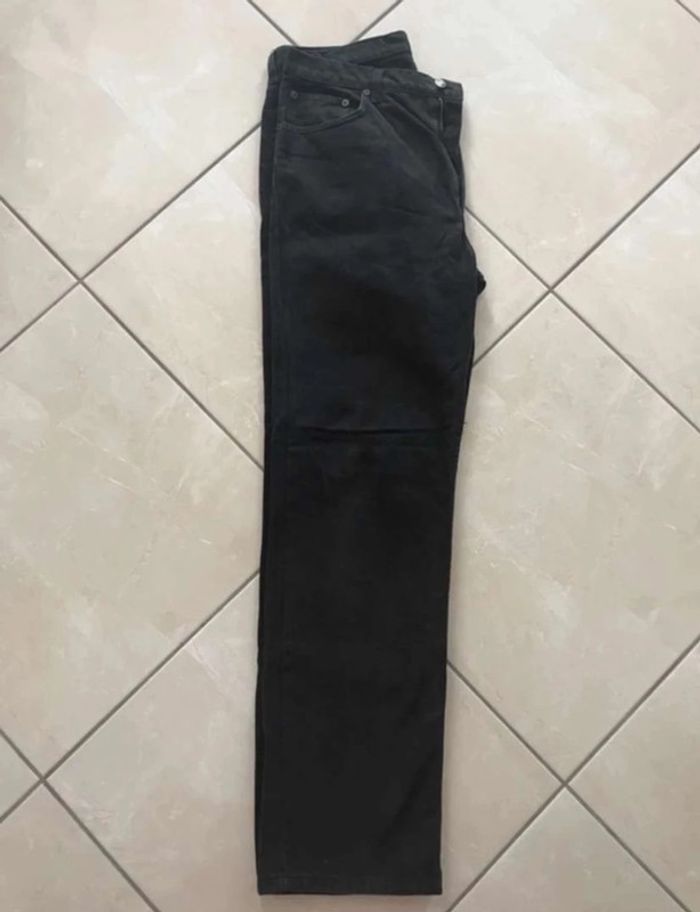 Jean noir 44 - photo numéro 2