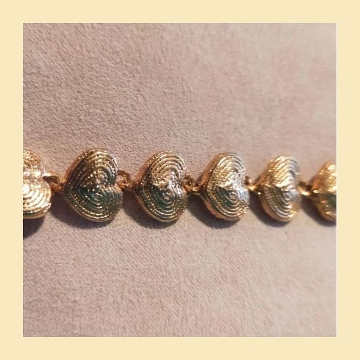 Bracelet vintage doré à cœurs gravés – Élégance intemporelle - photo numéro 9