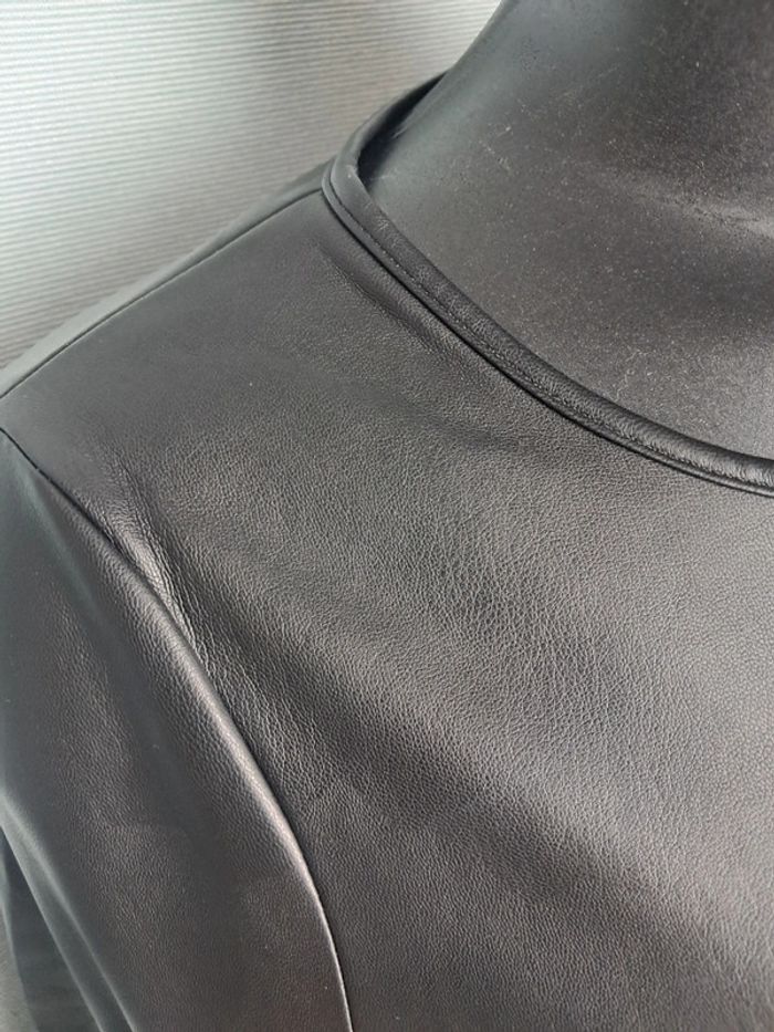 Les petites bombes robe simili noire T.36 neuve - photo numéro 4