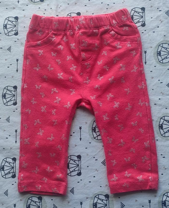 Pantalon fushia taille 6 mois