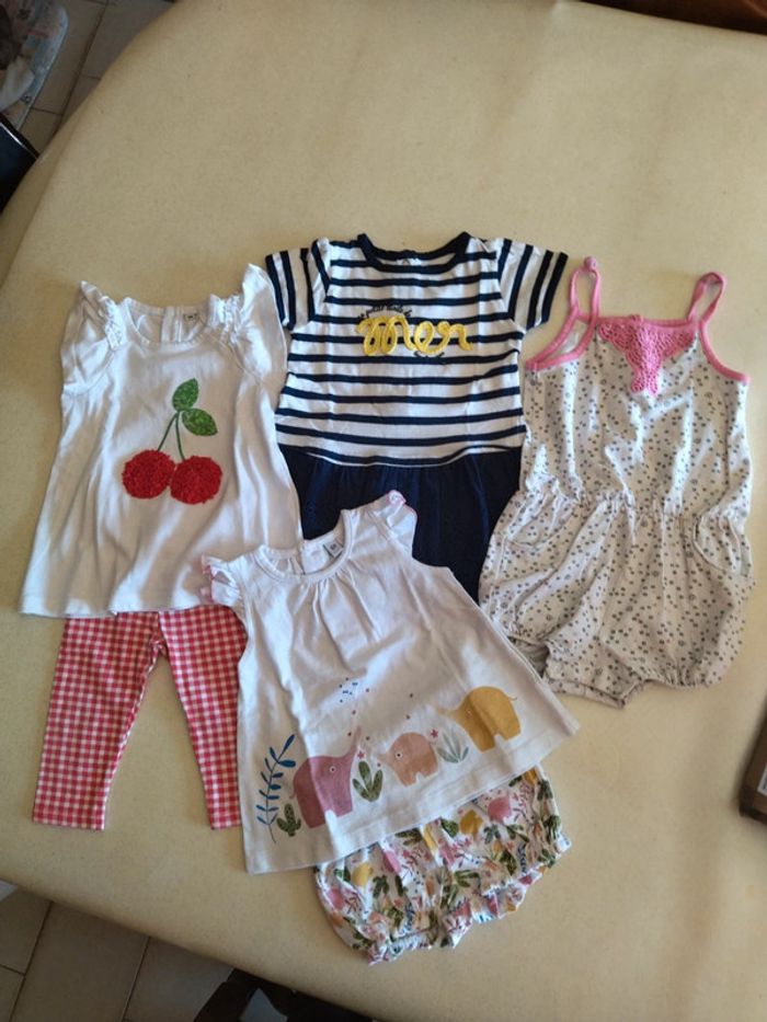 Lot pour bébé fille de 6 mois. Très bon état