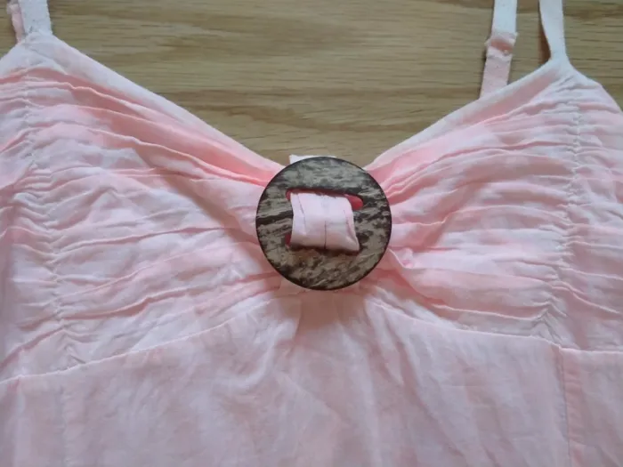 Robe courte a bretelles. Femme. Rose.
Taille 36 - photo numéro 7