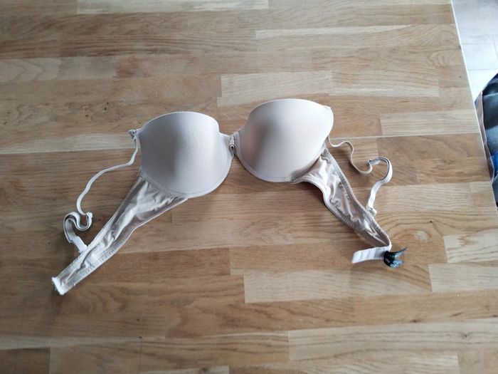 Soutien gorge couleur chair 95C 👙