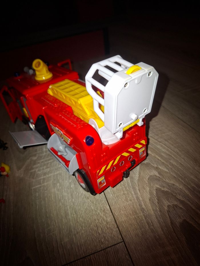Sam le pompier camion - photo numéro 6