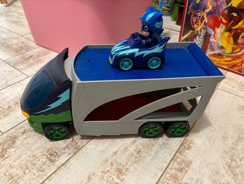 petit camion pyjamasques