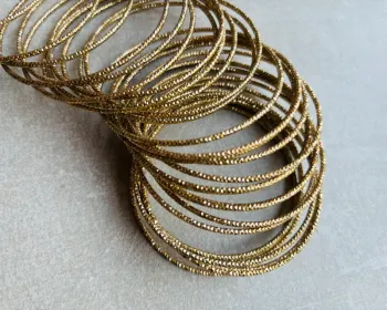 30 bracelets fantaisie dorés neufs