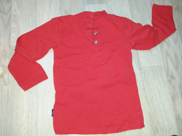 Sous pull imprimé en excellent état - photo numéro 5