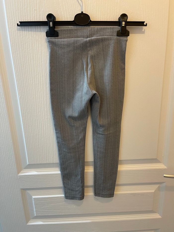 Legging Zara 7 ans motifs blanc et noir