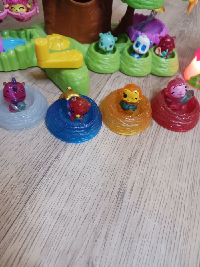 Hatchimals, arbre et socle lumineux - photo numéro 3