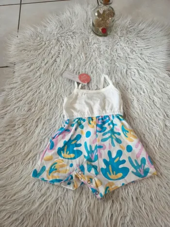 🤗 Combishort fille T.6/9mois Neuve