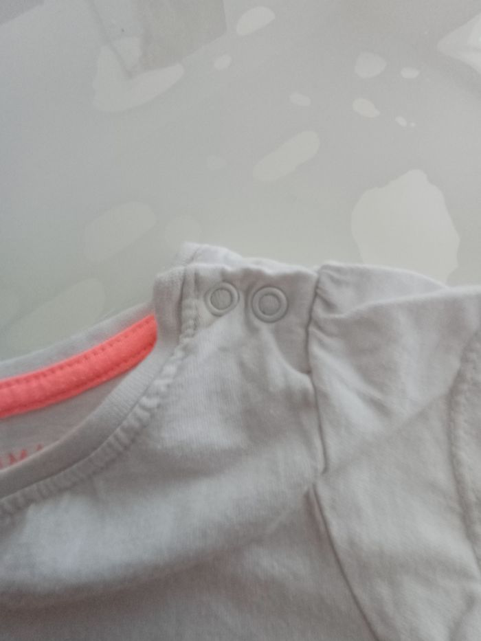 Un lot de deux tee-shirts taille 3/6 mois - photo numéro 5