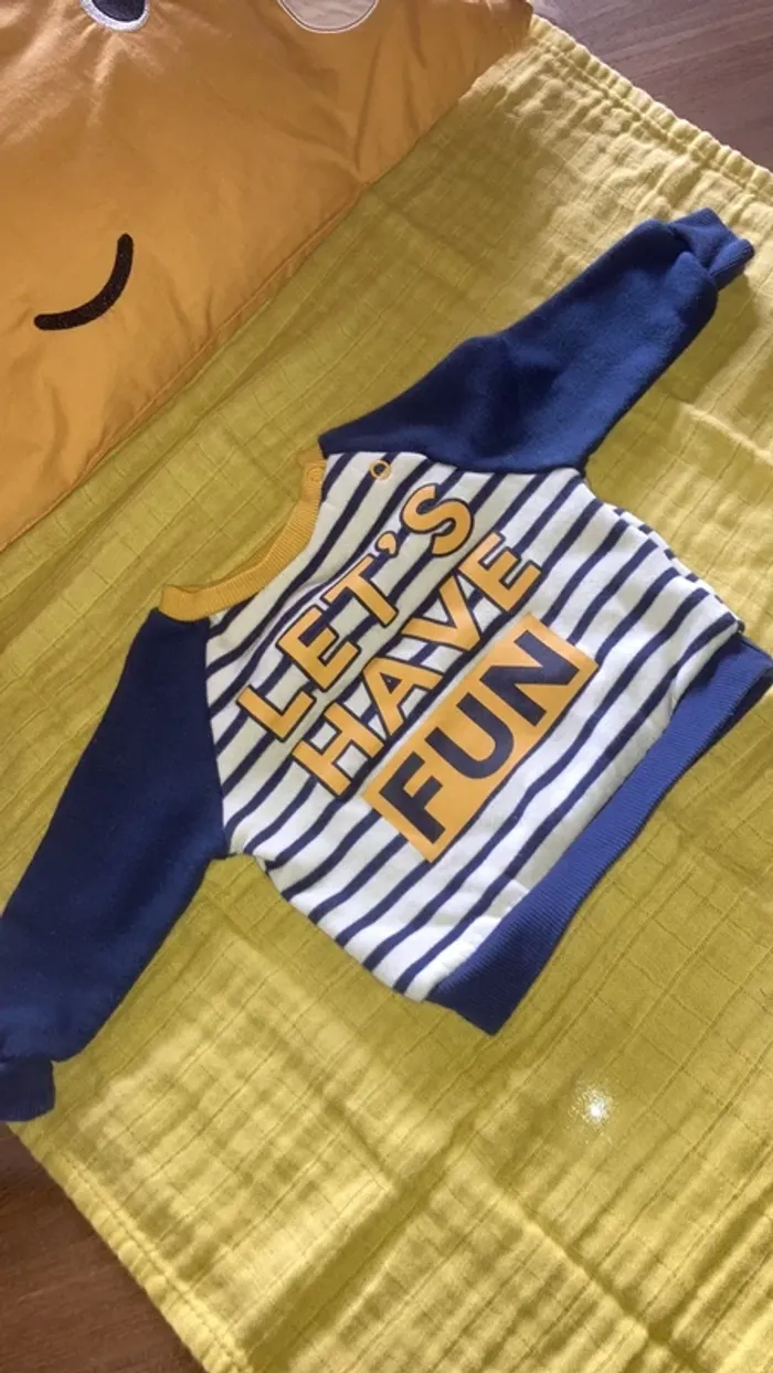 Pull primark 0-3 mois