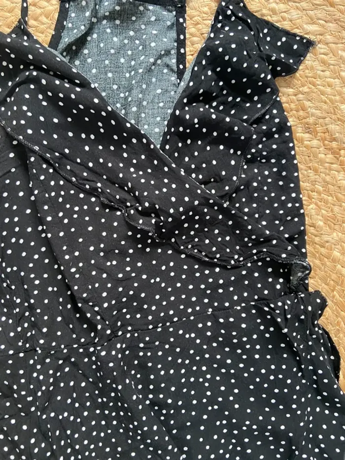Petite robe noire à pois blancs Amisu Taille 34 - photo numéro 3