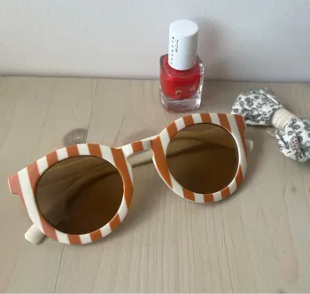 Lunette de soleil enfant rétro