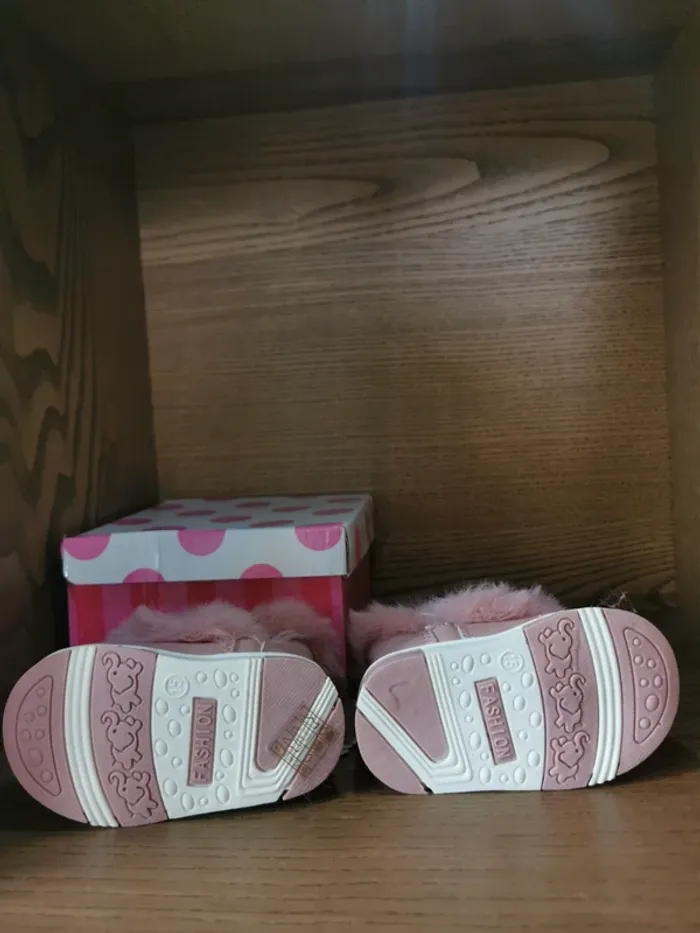 Chaussures Boots / bottes bébé. - photo numéro 3