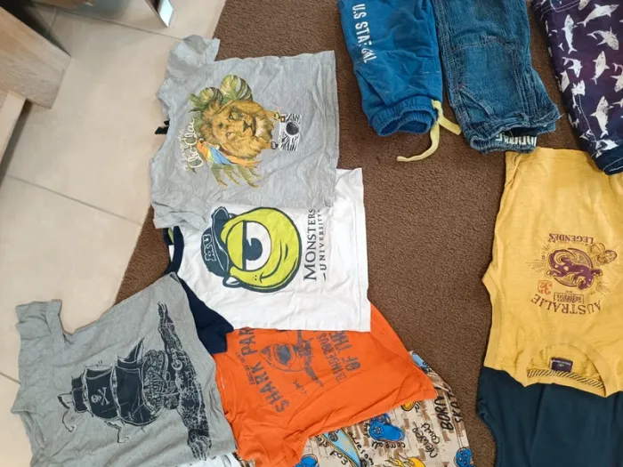 Lot vêtement printemps été 5 ans garçon 33 pieces - photo numéro 8