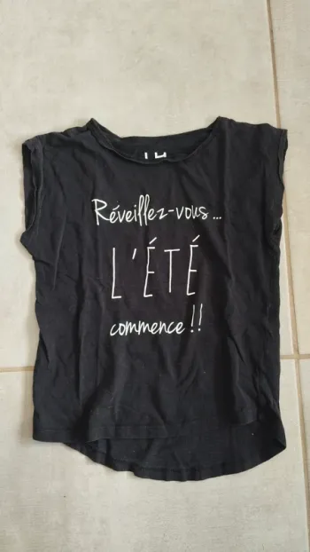 Tee-shirt noir la halle fille taille 10 ans