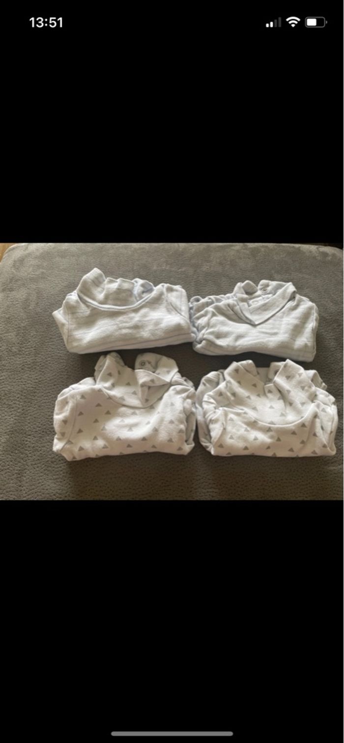 Lot bodies 1 mois
