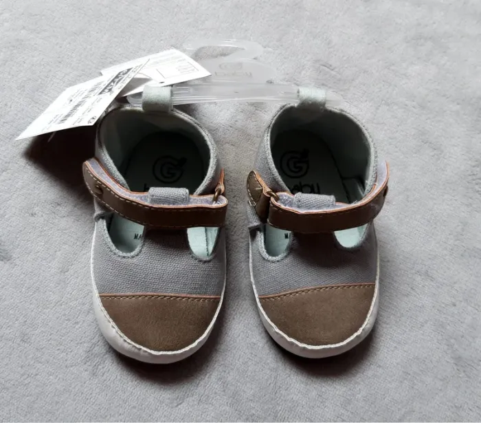 chaussures (chaussons) bébé gémo 6/12 mois neuves avec étiquette - photo numéro 2