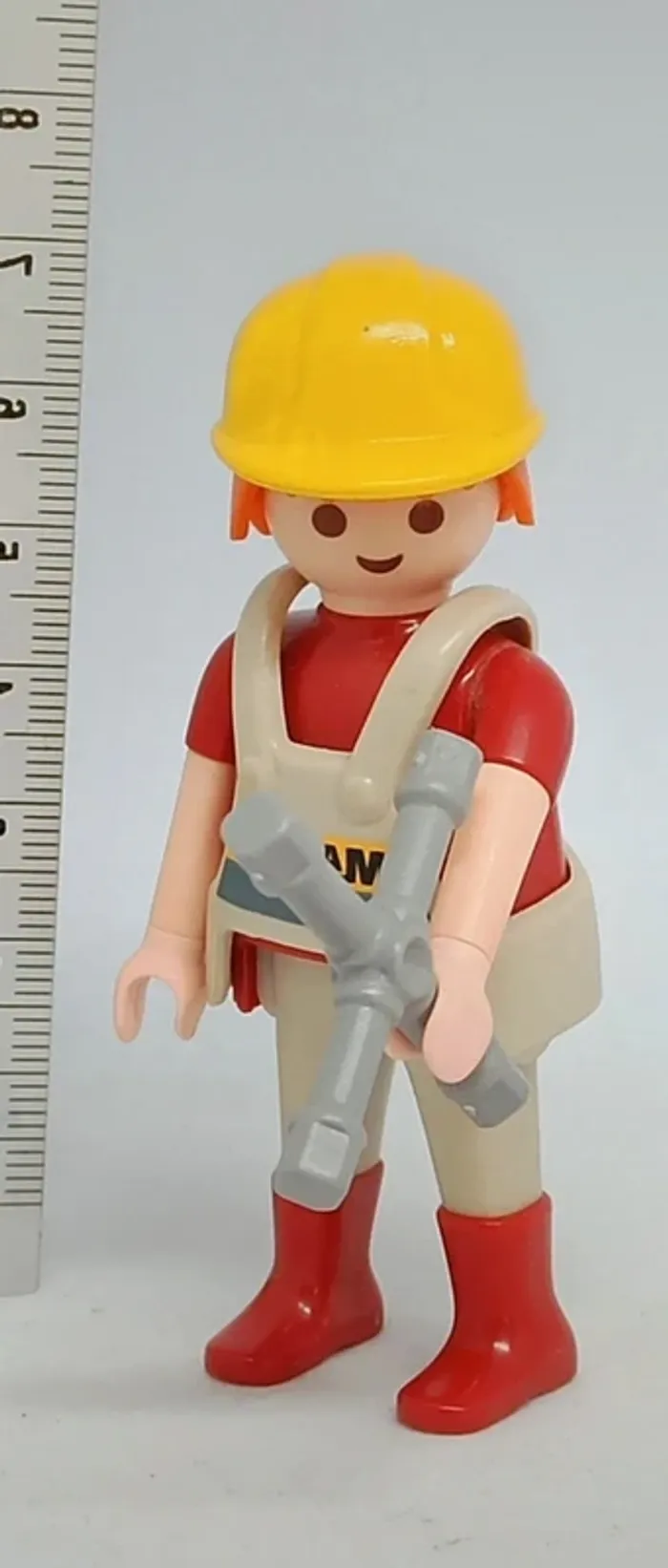 Homme avec outil playmobil