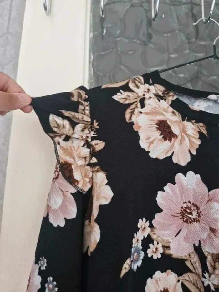 👧 Pull léger • fleurs - photo numéro 4