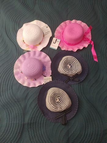 Lot chapeau fille