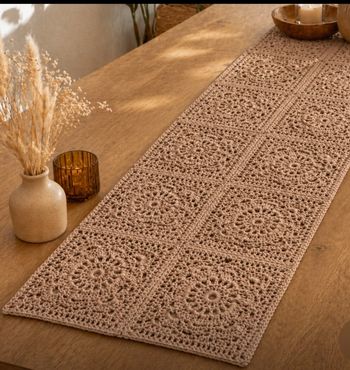 Chemin de table au crochet 