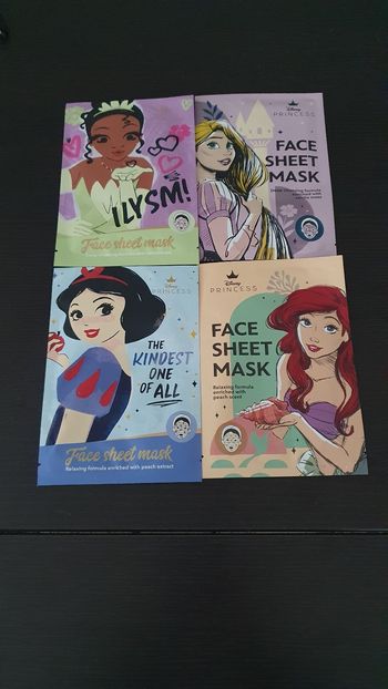 4 masques neufs pour le visage