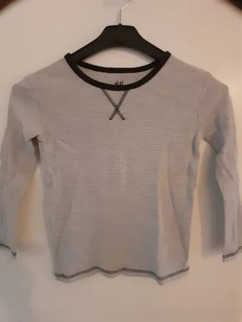 Tee-shirt, couleur Gris/bleu marine, Marque H&M, taille 4/6ans - 110/116cm manches longues