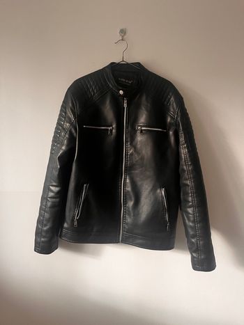 Il est de très bonne qualité et je ne l'ai utilisé qu'une seule fois.