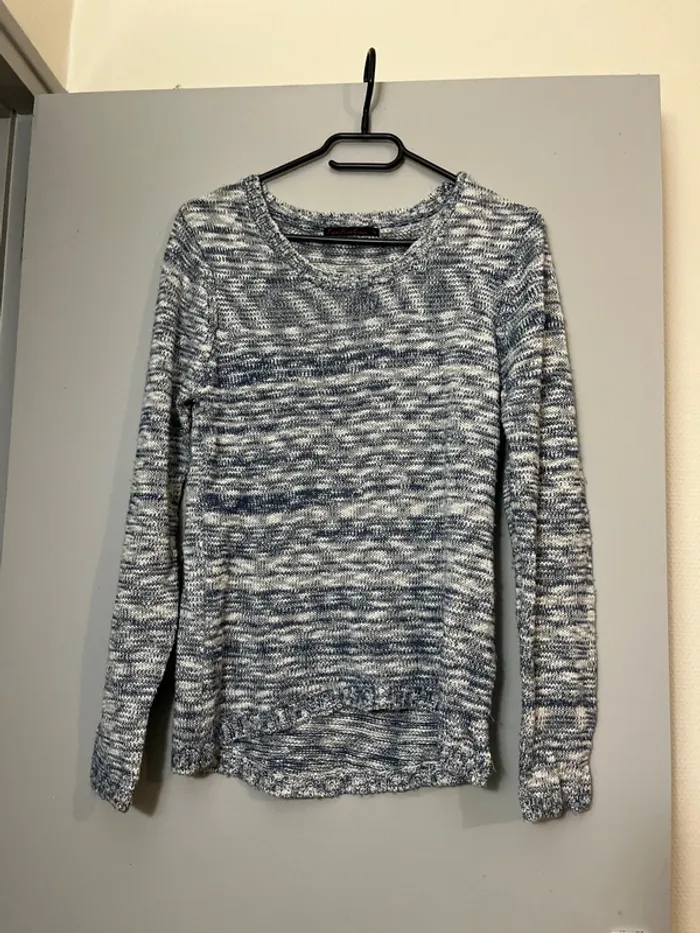 Pull brillant blanc et bleu