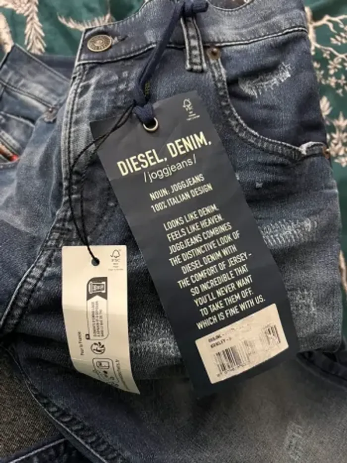 Jean joggjeans slim boyfriend délavé destroy Diesel - photo numéro 3