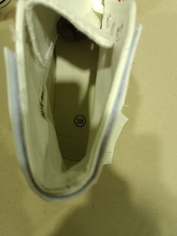 Baskets taille 38 - photo numéro 7