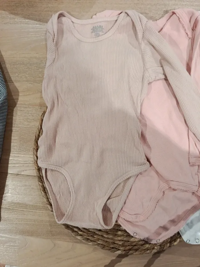 Lot bodies body 36 mois 3 ans - photo numéro 3