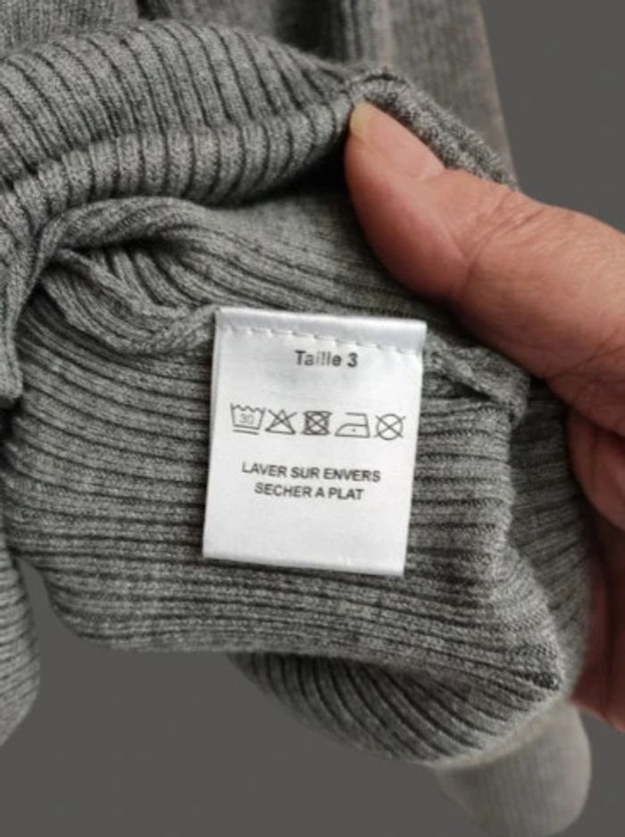Pull gris plumes d'une valeur de 69.95€ - photo numéro 6